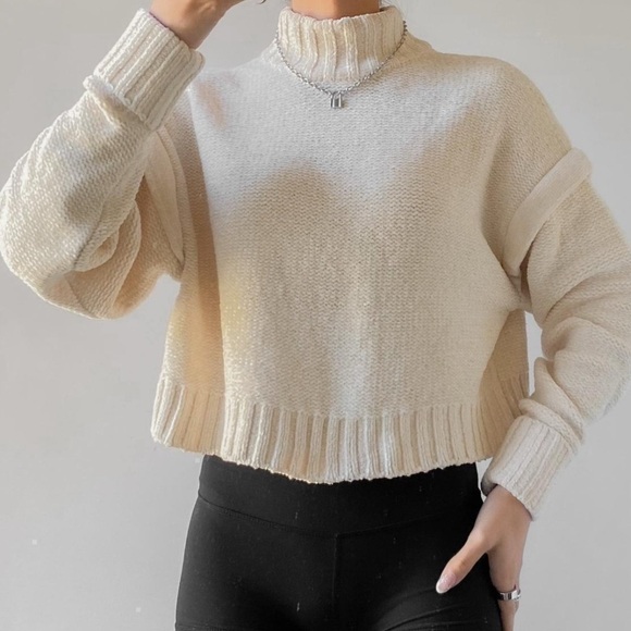 Urban Outfitters Chenille Plush Layered Mock Turtleneck Sweater In Cream Size M - Picture 1 of 8